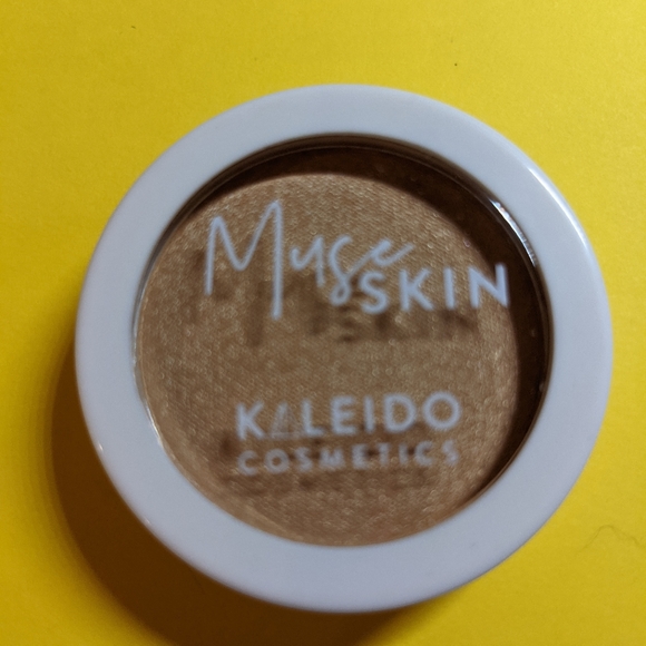 10 Piece Makeup Bundle - Picture 15 of 16